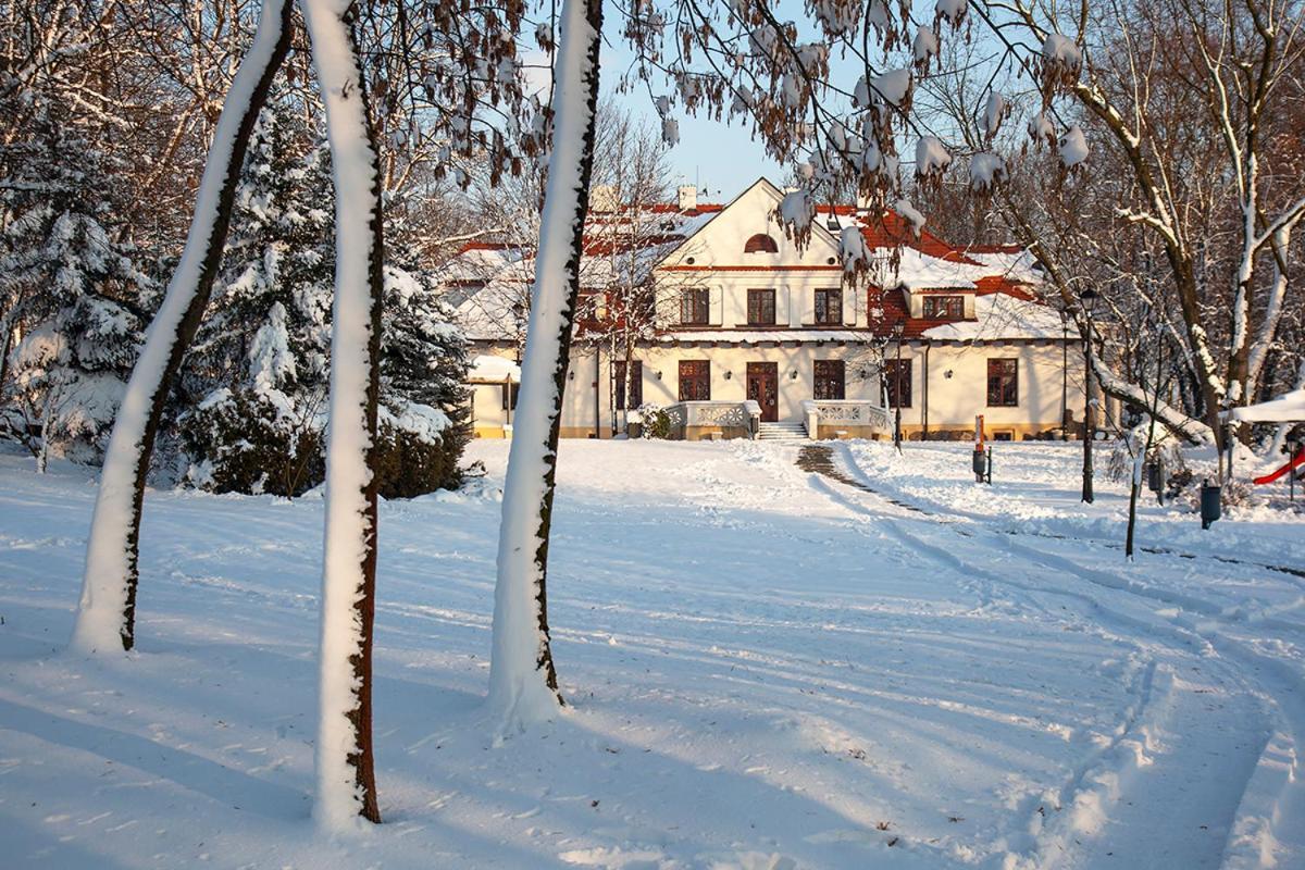 Rezydencja Dwor Polski Белхатув Экстерьер фото